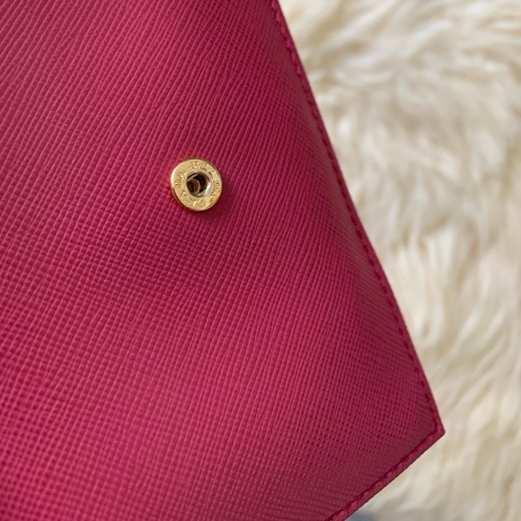 🦋Prada🦋 Saffiano Leather Wallet - Picture 13 of 16